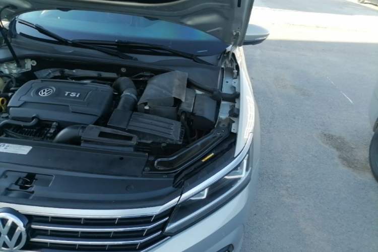 Used Volkswagen Passat 2017 330TSI DSG Luxury Edition Engine Bay Left