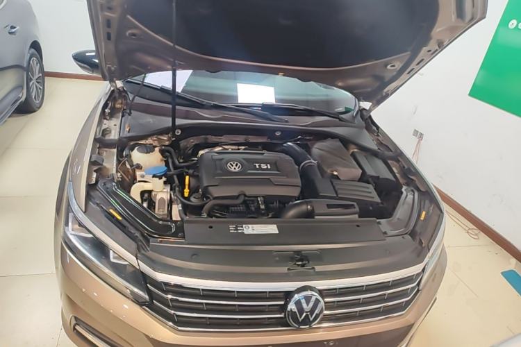 Used Volkswagen Passat 2017 330TSI DSG Luxury Edition Engine Bay