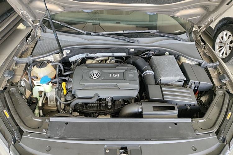 Used Volkswagen Passat 2017 330TSI DSG Luxury Edition Engine Bay
