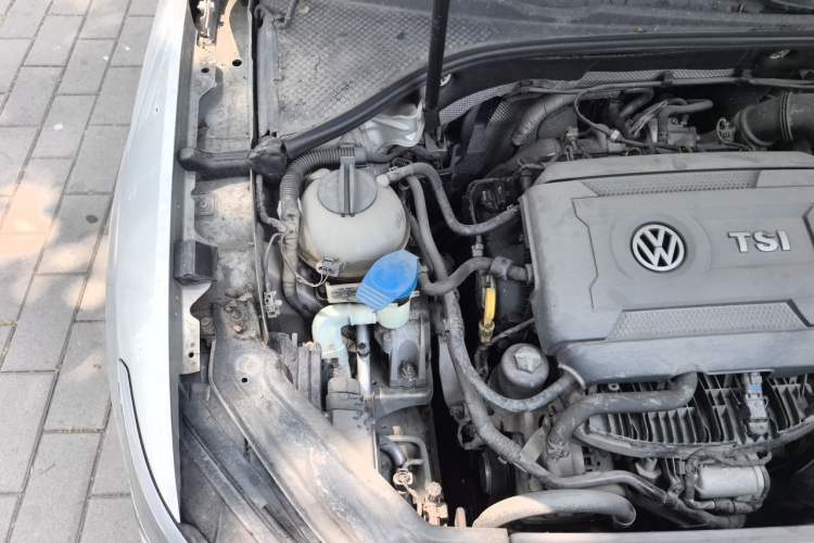 Used Volkswagen Passat 2017 330TSI DSG Luxury Edition Engine Bay Right