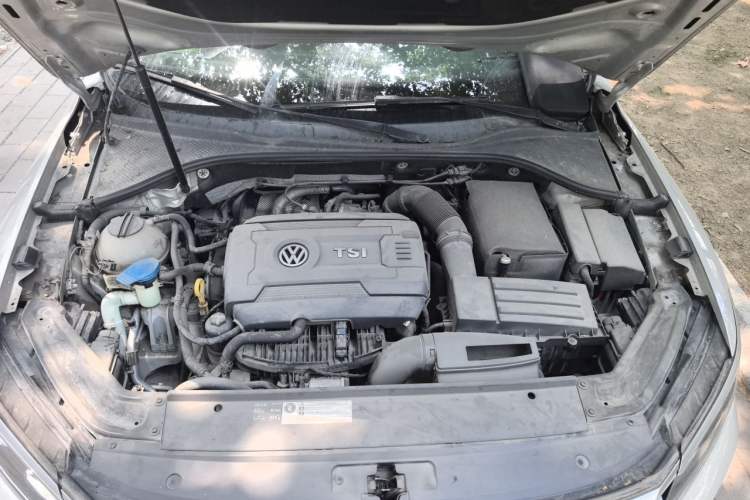 Used Volkswagen Passat 2017 330TSI DSG Luxury Edition Engine Bay