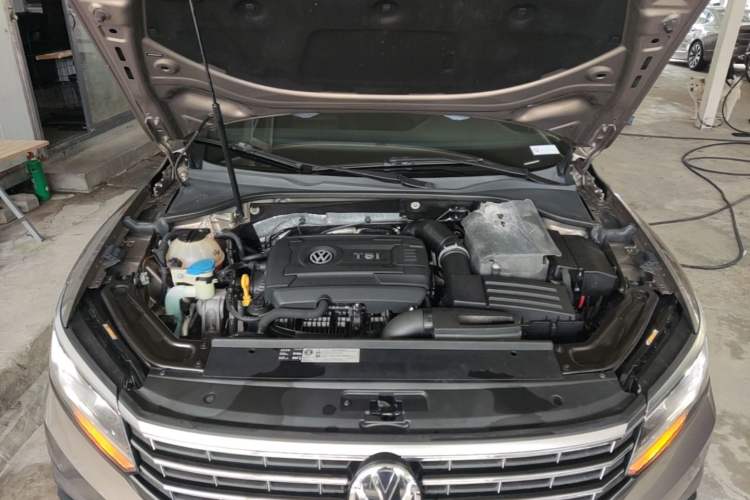 Used Volkswagen Passat 2017 330TSI DSG Luxury Edition Engine Bay
