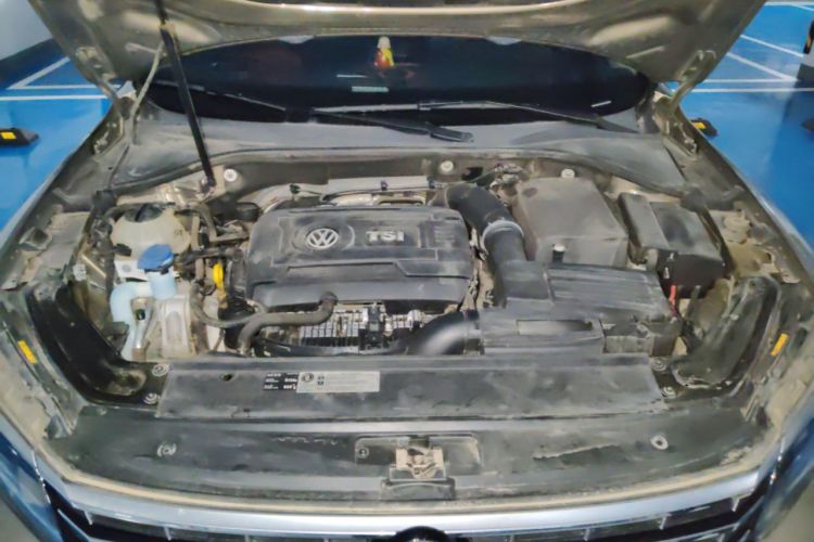 Used Volkswagen Passat 2017 330TSI DSG Luxury Edition Engine Bay