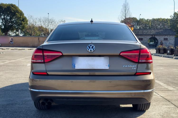 Used Volkswagen Passat 2017 280TSI DSG Luxury Edition Exterior 3