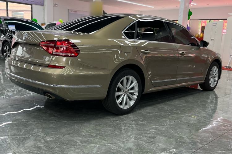 Used Volkswagen Passat 2017 330TSI DSG Luxury Edition Exterior 3