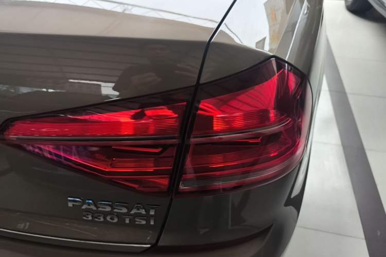Used Volkswagen Passat 2017 330TSI DSG Prestige Edition Exterior 3