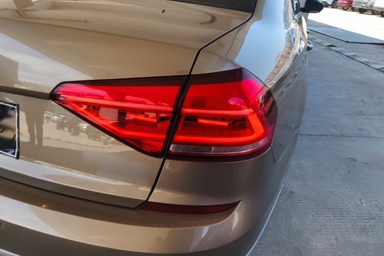 Used Volkswagen Passat 2017 330TSI DSG Luxury Edition Exterior 3