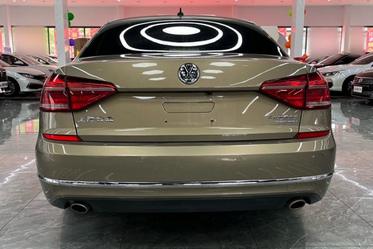 Used Volkswagen Passat 2017 330TSI DSG Luxury Edition Exterior 5