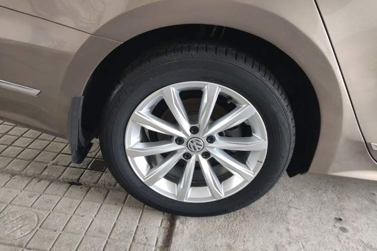 Used Volkswagen Passat 2017 330TSI DSG Luxury Edition Exterior 5