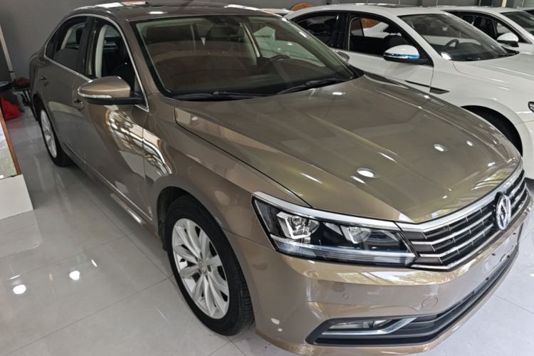 Used Volkswagen Passat 2017 330TSI DSG Luxury Edition Front Right 45 Deg