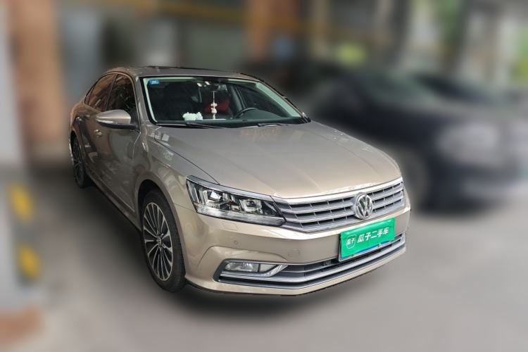 Used Volkswagen Passat 2017 330TSI DSG Prestige Edition Front Right 45 Deg