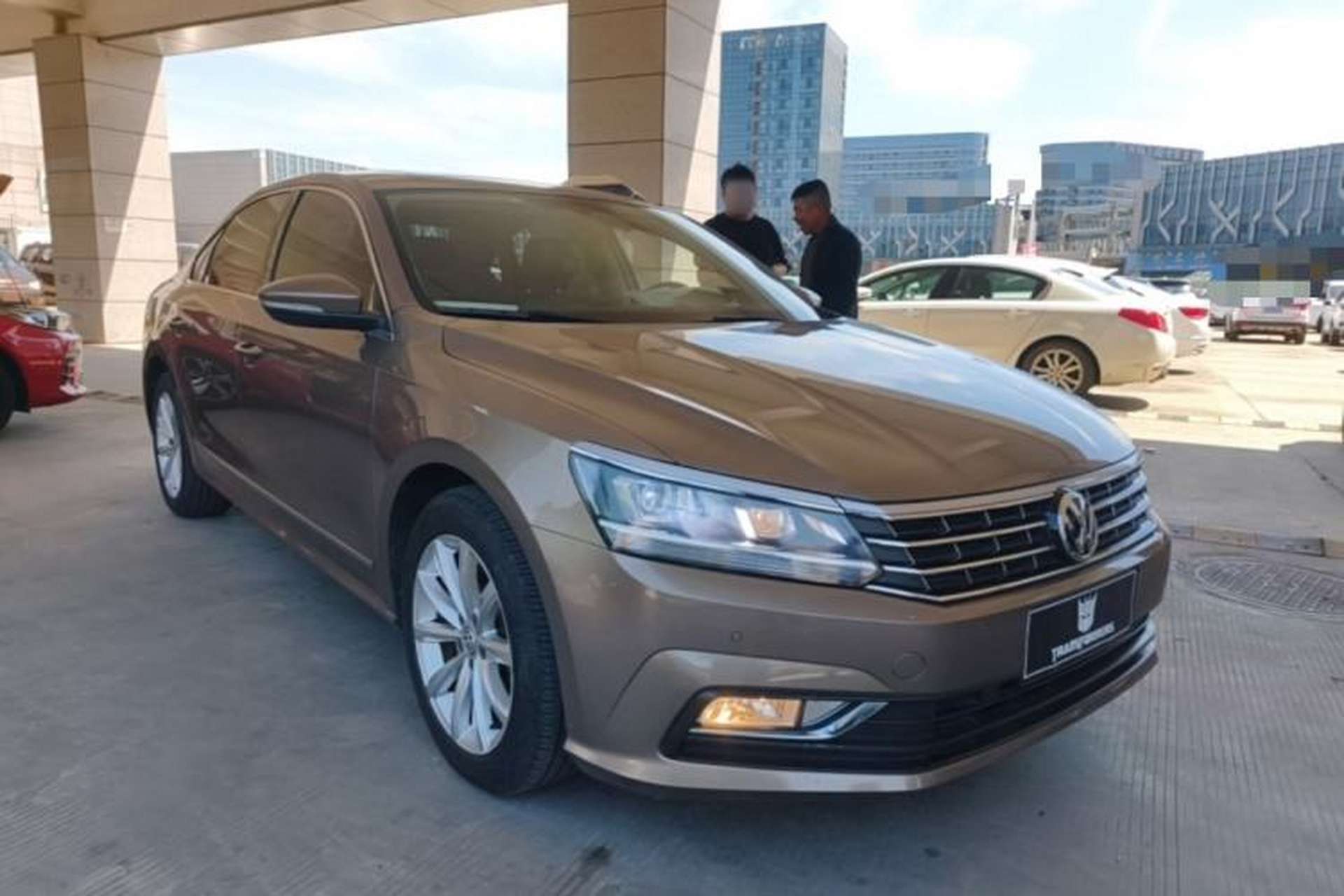Used Volkswagen Passat 2017 330TSI DSG Luxury Edition Front Right 45 Deg