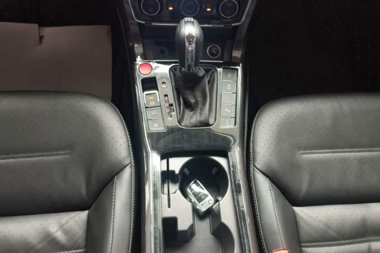 Used Volkswagen Passat 2017 330TSI DSG Prestige Edition Gear Lever