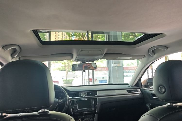 Used Volkswagen Passat 2017 330TSI DSG Luxury Edition Headliner