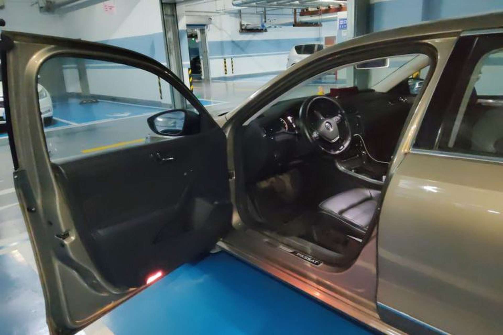 Used Volkswagen Passat 2017 330TSI DSG Luxury Edition Interior 3