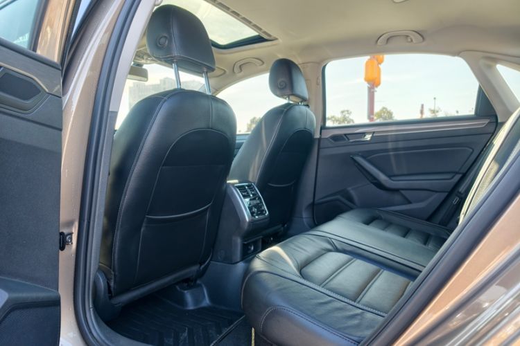 Used Volkswagen Passat 2017 280TSI DSG Luxury Edition Interior 7
