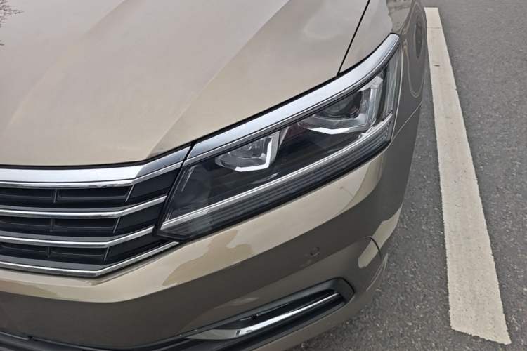 Used Volkswagen Passat 2017 280TSI DSG Luxury Edition Left Front Headlight
