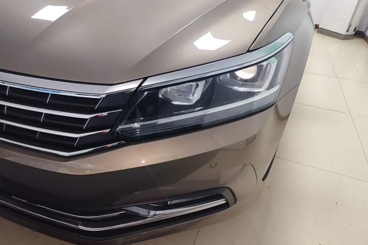 Used Volkswagen Passat 2017 330TSI DSG Luxury Edition Left Front Headlight