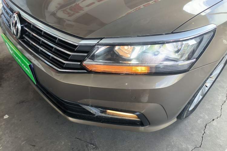 Used Volkswagen Passat 2017 330TSI DSG Luxury Edition Left Front Headlight