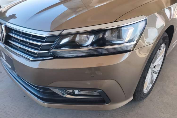 Used Volkswagen Passat 2017 330TSI DSG Luxury Edition Left Front Headlight