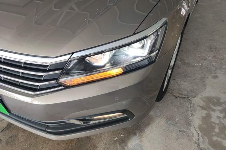 Used Volkswagen Passat 2017 330TSI DSG Luxury Edition Left Front Headlight