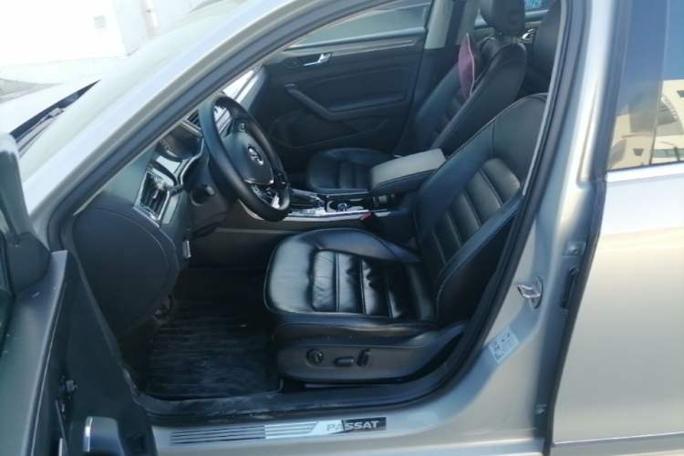 Used Volkswagen Passat 2017 330TSI DSG Luxury Edition Left Front Seat