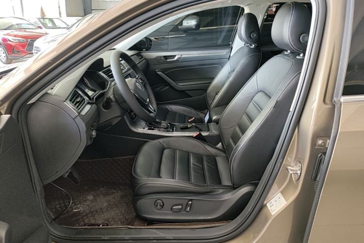 Used Volkswagen Passat 2017 330TSI DSG Luxury Edition Left Front Seat