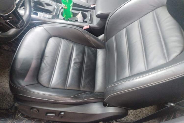 Used Volkswagen Passat 2017 330TSI DSG Luxury Edition Left Front Seat