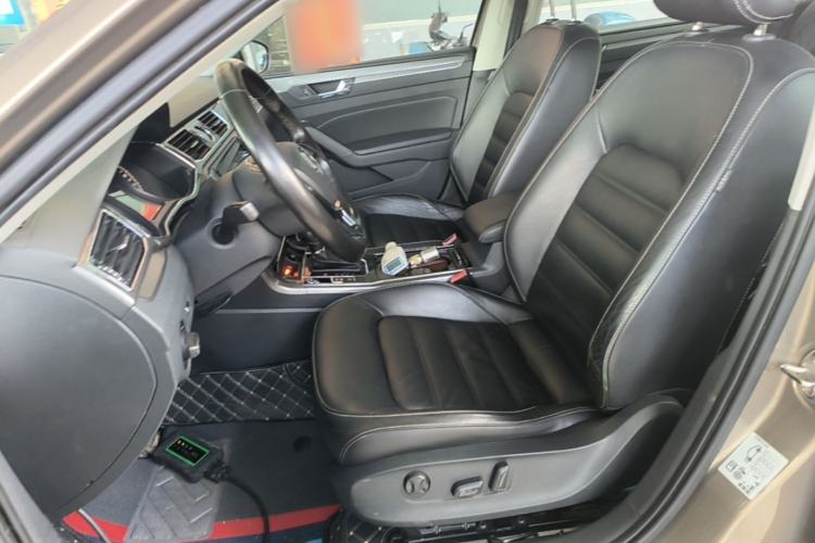 Used Volkswagen Passat 2017 330TSI DSG Luxury Edition Left Front Seat