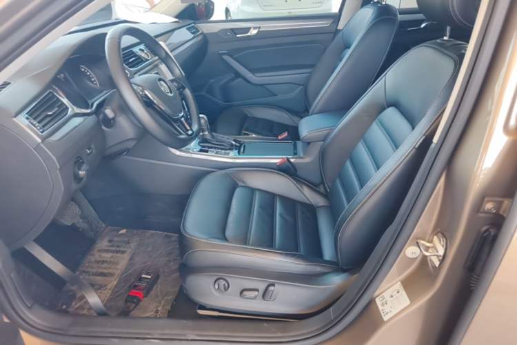 Used Volkswagen Passat 2017 330TSI DSG Luxury Edition Left Front Seat