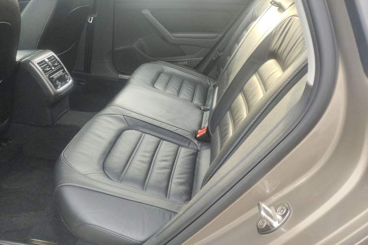 Used Volkswagen Passat 2017 280TSI DSG Luxury Edition Left Rear Seat