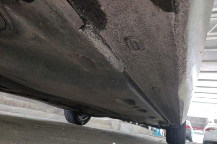 Used Volkswagen Passat 2017 330TSI DSG Luxury Edition Left Side Sill
