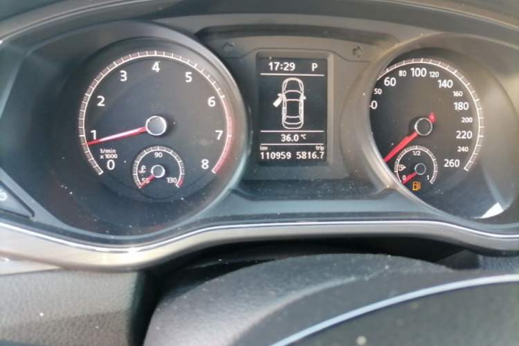 Used Volkswagen Passat 2017 330TSI DSG Luxury Edition Odometer Close Up