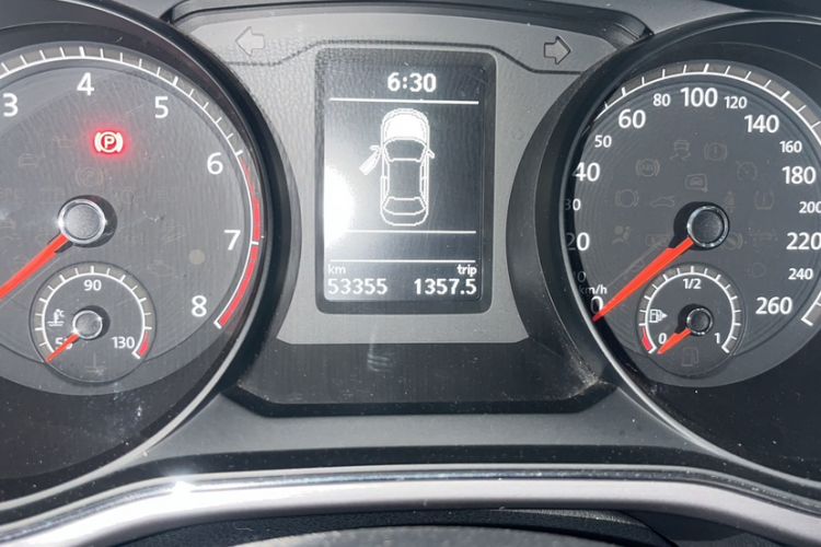 Used Volkswagen Passat 2017 330TSI DSG Luxury Edition Odometer Close Up