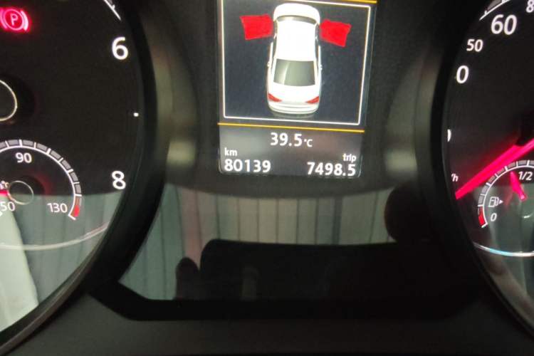 Used Volkswagen Passat 2017 330TSI DSG Prestige Edition Odometer Close Up