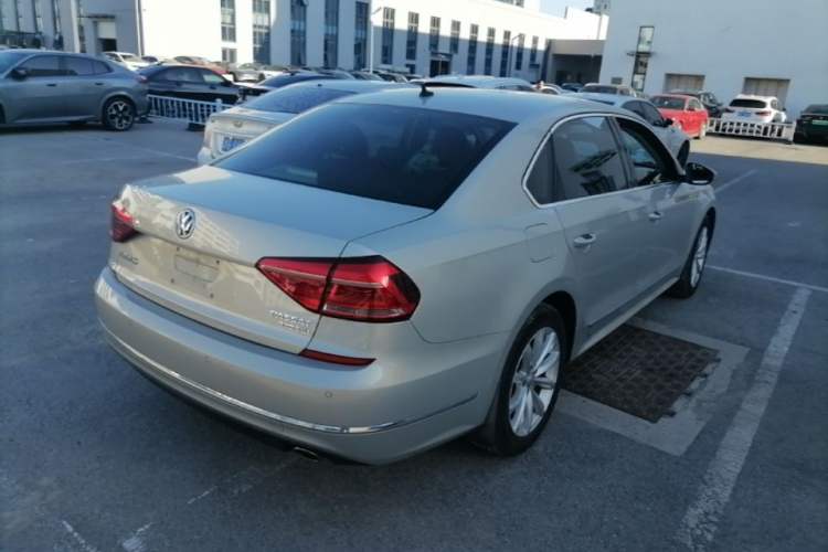 Used Volkswagen Passat 2017 330TSI DSG Luxury Edition Rear Right 45 Deg