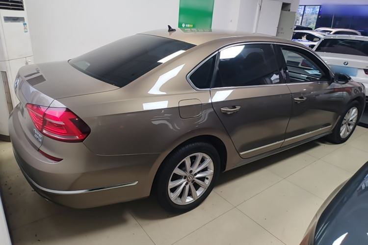 Used Volkswagen Passat 2017 330TSI DSG Luxury Edition Rear Right 45 Deg