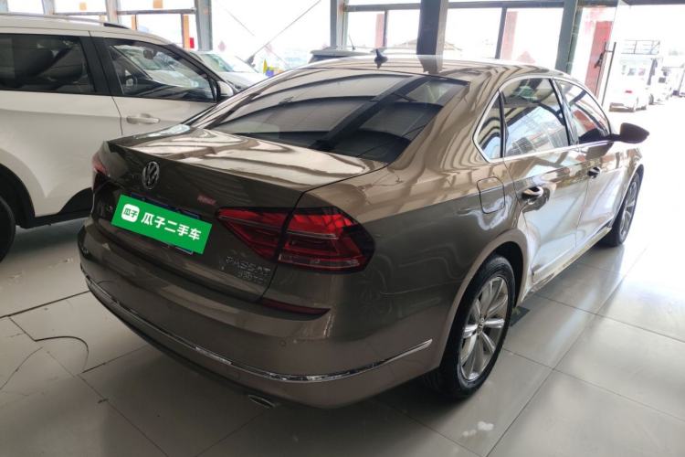 Used Volkswagen Passat 2017 330TSI DSG Luxury Edition Rear Right 45 Deg