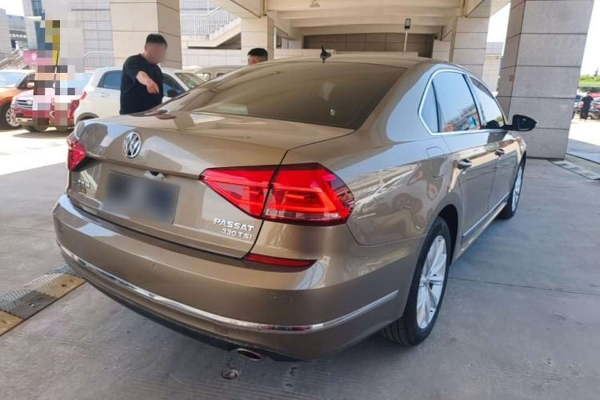 Used Volkswagen Passat 2017 330TSI DSG Luxury Edition Rear Right 45 Deg