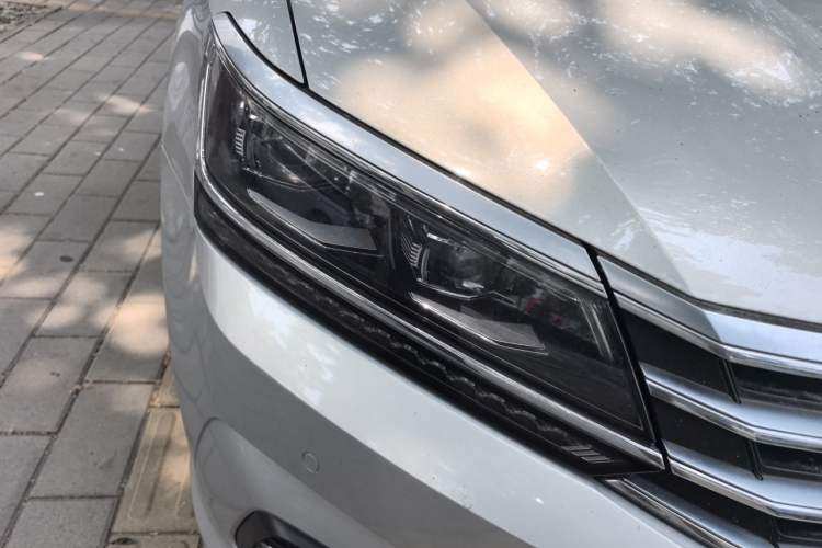 Used Volkswagen Passat 2017 330TSI DSG Luxury Edition Right Front Headlight