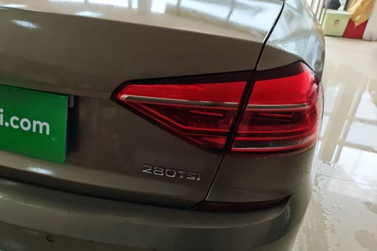 Used Volkswagen Passat 2017 280TSI DSG Luxury Edition Right Rear Taillight
