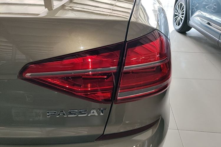 Used Volkswagen Passat 2017 330TSI DSG Luxury Edition Right Rear Taillight