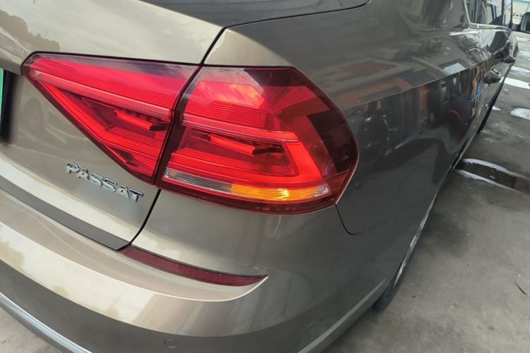 Used Volkswagen Passat 2017 330TSI DSG Luxury Edition Right Rear Taillight