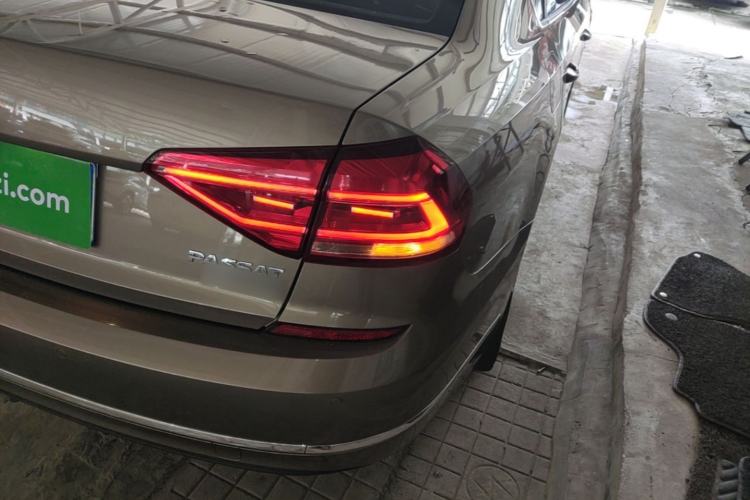 Used Volkswagen Passat 2017 330TSI DSG Luxury Edition Right Rear Taillight