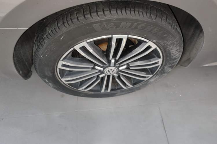 Used Volkswagen Passat 2017 330TSI DSG Prestige Edition Right Rear Wheel Hub