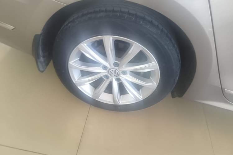 Used Volkswagen Passat 2017 330TSI DSG Luxury Edition Right Rear Wheel Hub