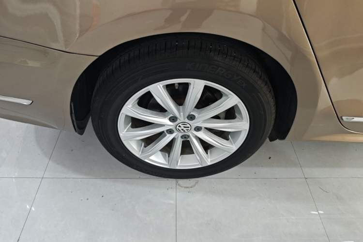 Used Volkswagen Passat 2017 330TSI DSG Luxury Edition Right Rear Wheel Hub
