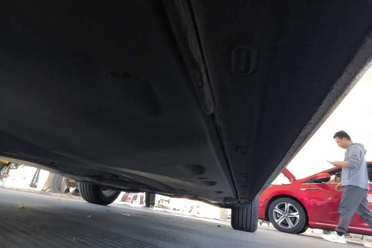 Used Volkswagen Passat 2017 330TSI DSG Luxury Edition Right Side Sill