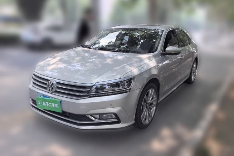 Used Volkswagen Passat 2017 330TSI DSG Luxury Edition Guazi used car, China used car export, Used car for sale, Used  cars, Cheapest cars for sale