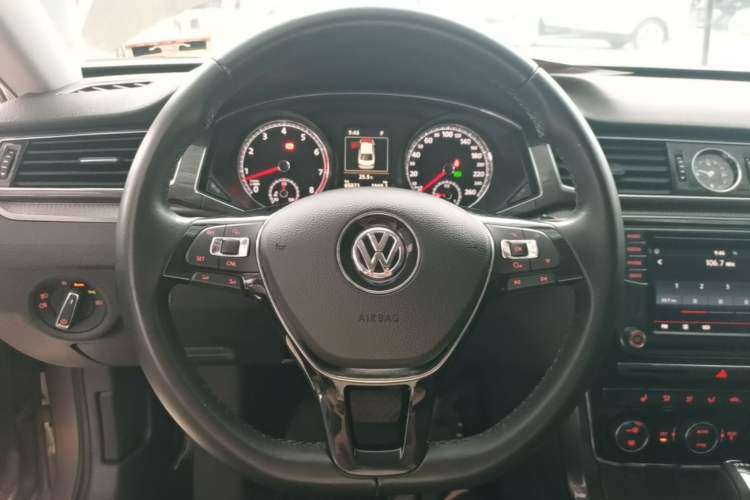 Used Volkswagen Passat 2017 330TSI DSG Prestige Edition Steering Wheel